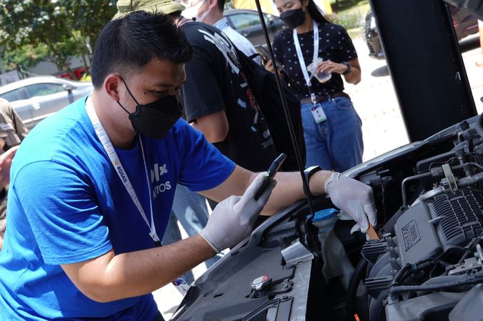 Inspeksi di OLX Autos dilakukan oleh tenaga profesional berpengalaman yang ahli di bidangnya. Selain itu, setiap tenaga inspeksi juga telah mendapatkan pelatihan khusus dan bersertifikat oleh lembaga sertifikasi yang terdaftardi Badan Nasional Sertifikasi Profesi(BNSP)