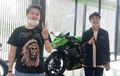 Cerita Calvin dan Danny, Harus Antri Sejak Subuh Untuk Kawasaki Ninja ZX-25R