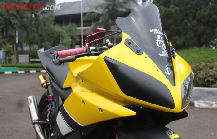 Bodi Yamaha R15 repaint kuning dikombo striping bodi custom