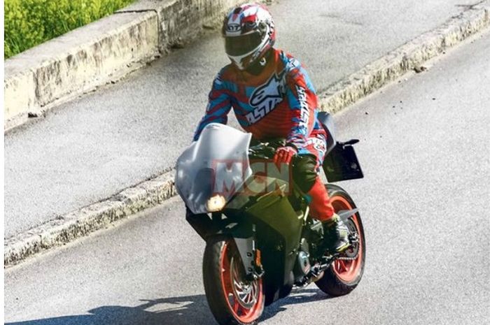 KTM RC 390 tertangkap kamera sedang diuji jalan