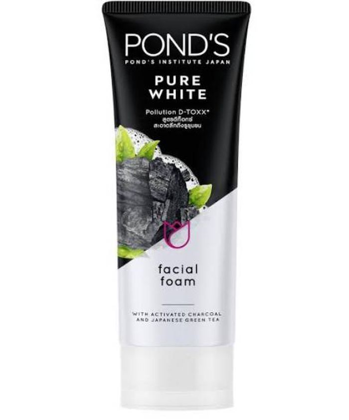 Rekomendasi Sabun Muka Anti Polusi untuk Bikers: Pond&rsquo;s Pure White Facial Foam Charcoal Deep Cleansing