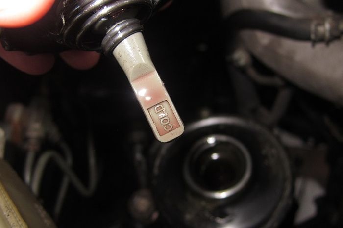 Penggantian oli power steering, dianjurkan dilakukan secara berkala setiap 40 ribu km atau setahun sekali