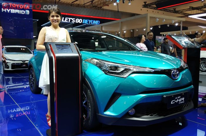 Toyota C-HR Hybrid sukses menjadi bintang di segmennya selama sembilan hari pameran GIIAS 2019.