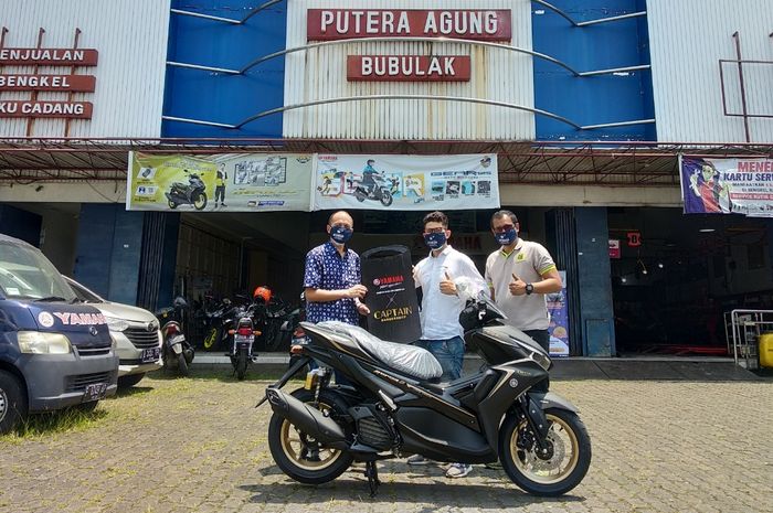 Pemberian hadiah Yamaha All New Aerox 155 kepada pemenang