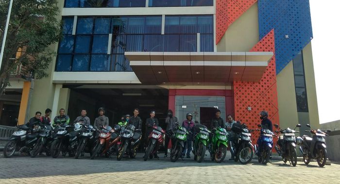 Komunitas Kawasaki ZX130 mampir ke kantor redaksi GridOto