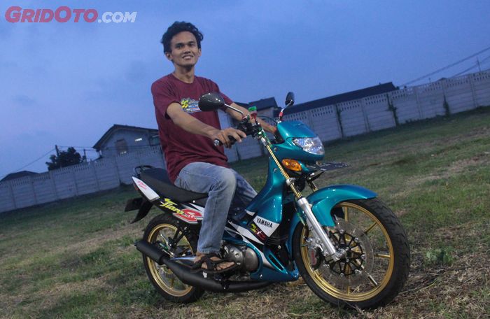 Taufik Prayoga dengan Yamaha Tiara modifikasinya