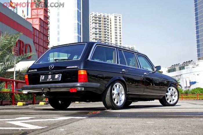 Varian wagon atau estate ini terbilang langka dan jadi incaran