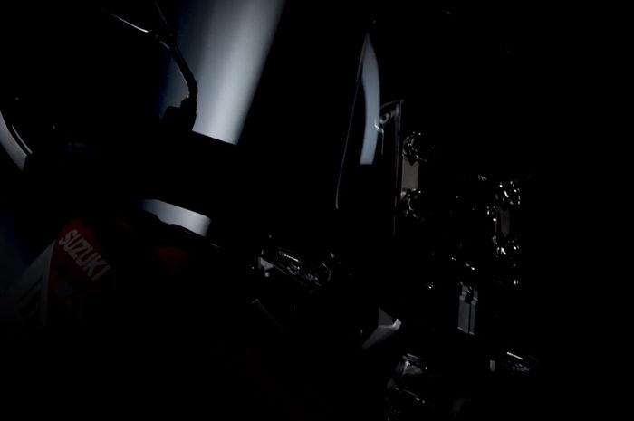 Siluet memperlihatkan area wind shield