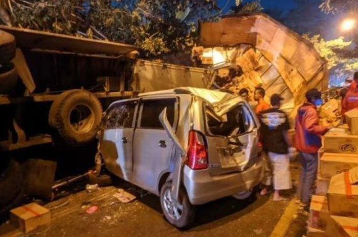 Kecelakaan di jalan lingkar Salatiga, Senin (29/11/2021).