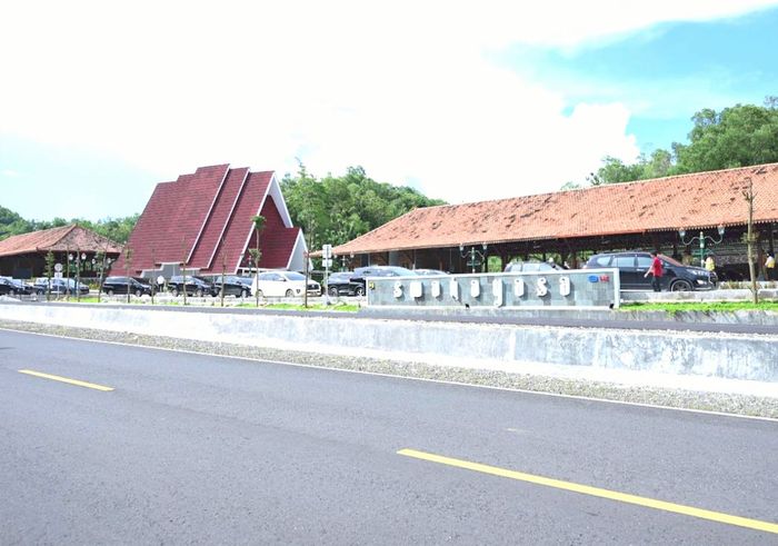 Rest area Girisubo Swanayasa di D.I. Yogyakarta