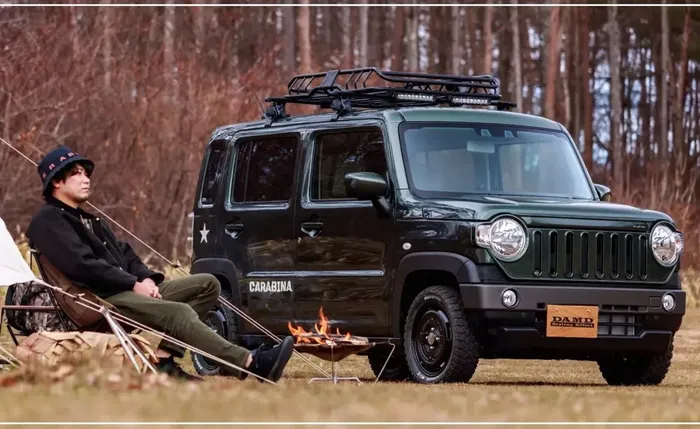 Berkonsep ala mobil camper, atap Hustler ini ditambahkan roof rack