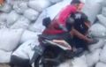 Sengaja Ditaruh Relawan, Honda BeAT Nyelonong di Turunan Tajam Langsung Disambut Bantal Penyelamat