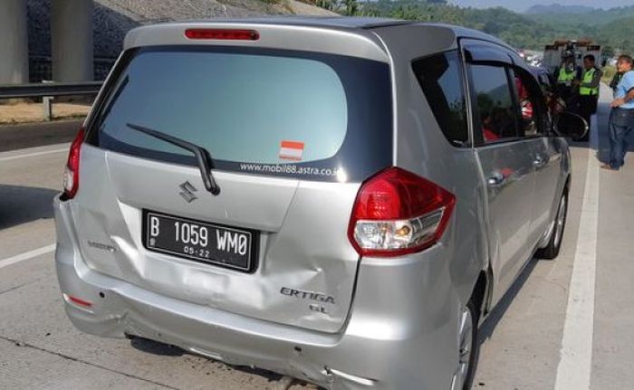 Kecelakaan beruntun terjadi di ruas tol Cikampek-Palimanan (Cipali), tepatnya KM 181 yang melibatkan enam kendaraan, Sabtu (9/6/2018)