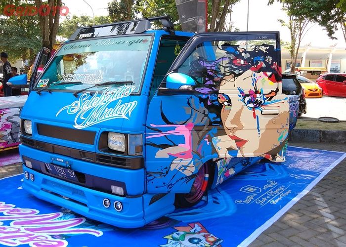 Awas Terpana Pikap L300 Tampil Nyentrik Pakai Kelir Biru Semua Halaman Gridoto Com