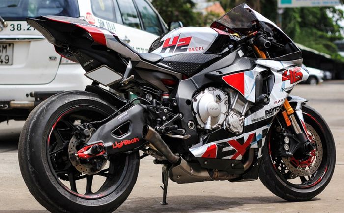 Yamaha R1 custom decal VR46 bikinan H2 Decals