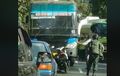 Sopir Bus Ugal-ugalan Langsung Keok, Diadang Tentara Pakai Vario