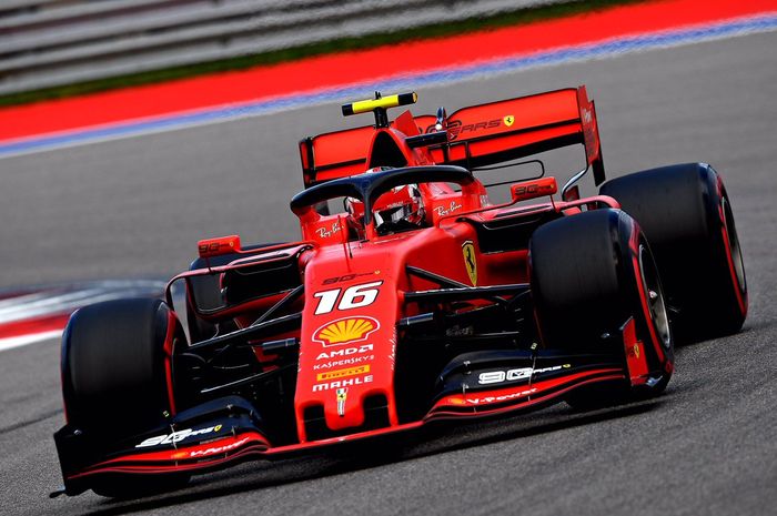 Meski meraih pole position di F1 Rusia, Charles Leclerc menilai start akan jadii momen yang penting di awal balapan karena ada trek lurus yang lumayan panjang
