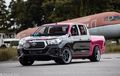 Toyota Hilux Beraura Racing, Warna Bodi Unik Kombinasi Pink dan Karbon