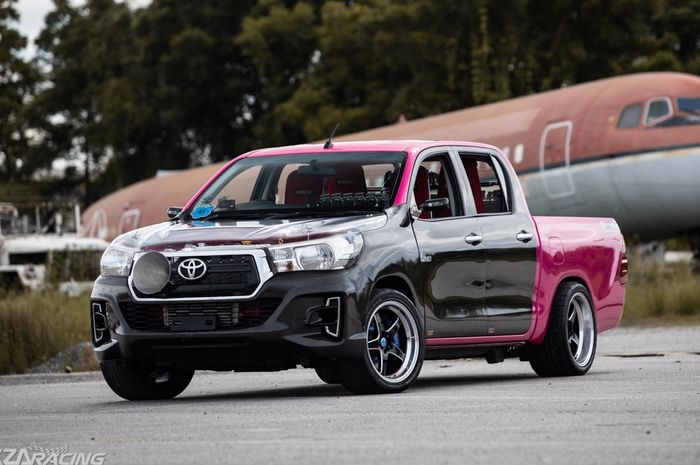 Modifikasi Toyota Hilux asal Thailand dengan tampilan racing