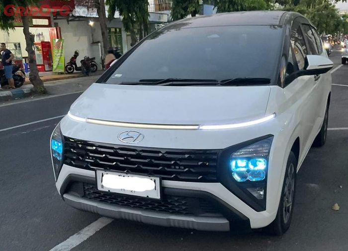 Modifikasi lampu dan audio Hyundai Stargazer asal Tulungagung, Jawa Timur