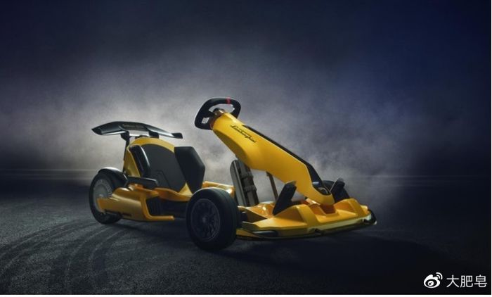 Ninebot GoKart Pro Lamborghini Edition desainnya cukup sporti dengan spoiler di bagian belakang