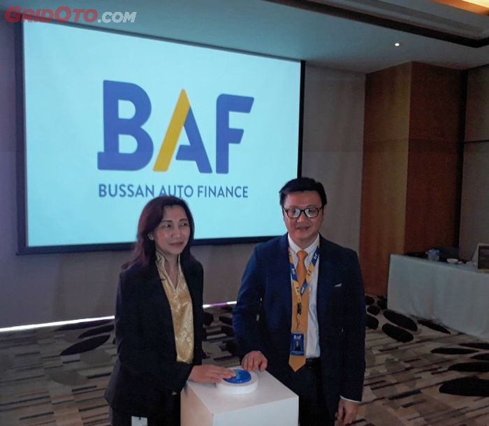 Lynn Ramli (CEO BAF) dan Armando Lung (Direktur Pemasaran BAF) saat luncurkan logo baru BAF