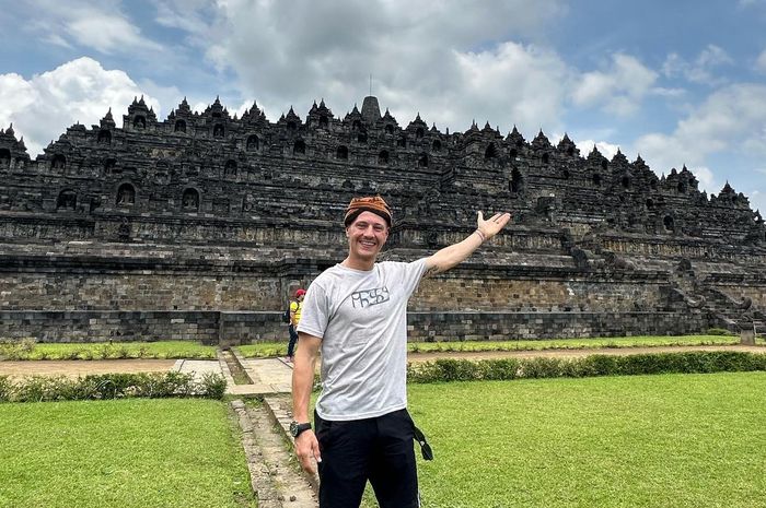 Dominique Aegerter jalan-jalan ke Yogya jelang World Superbike Mandalika 2022, sempat ke Candi Borobudur di Magelang dan disambut Galang Hendra Pratama