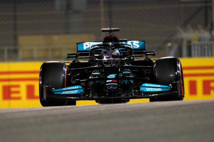 Lewis Hamilton memenangkan balapan F1 Bahrain 2021