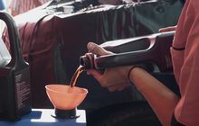 Banyak Pemilik Mobil Matik Salah Kaprah, Macet Bikin Oli Transmisi Cepat ‘Habis Umur’