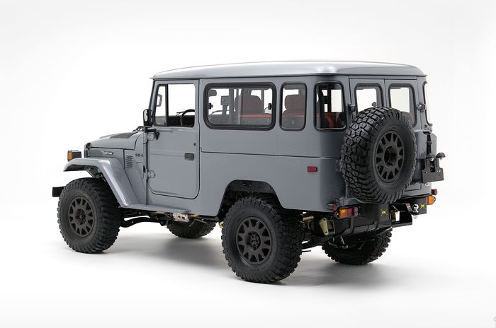 Restorasi Toyota Land Cruiser FJ40 kreasi FJ Company