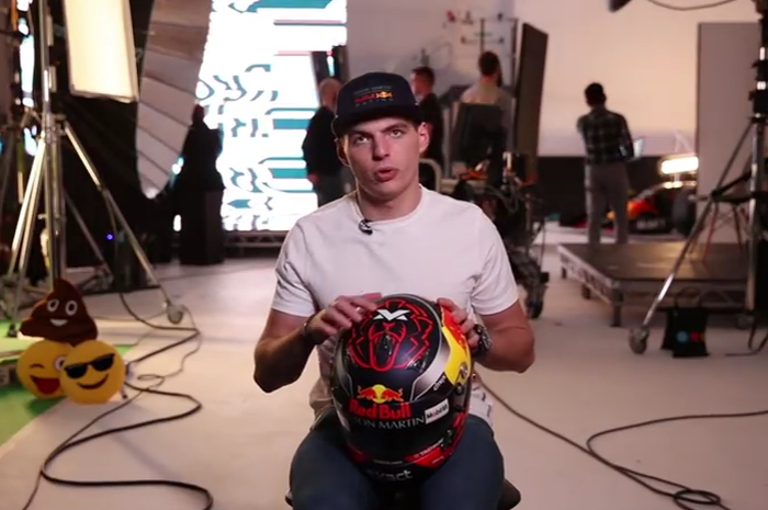 Max Verstappen memperkenalkan desain livery helmnya untuk balapan di 2018