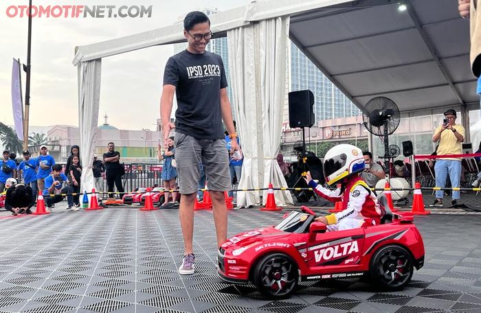 Volta 5052 Skylight Drift Series, mainan anak yang bisa bermanuver drifting