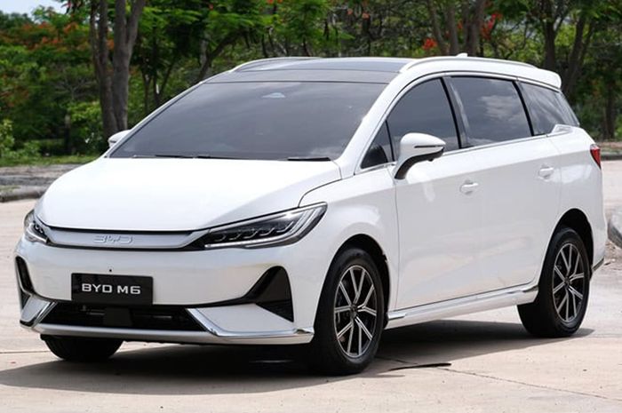 Harga BYD M6 Tahun 2024 Seken, Mobil Listrik Bekas Murah.