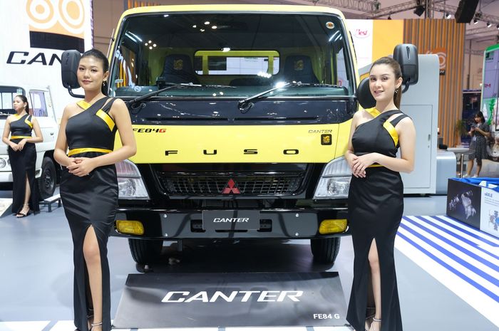 Mitsubishi Canter laris manis dipesan selama GIIAS 2023, tembus ribuan SPK.