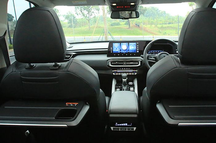 Kabin Mitsubishi Destinator