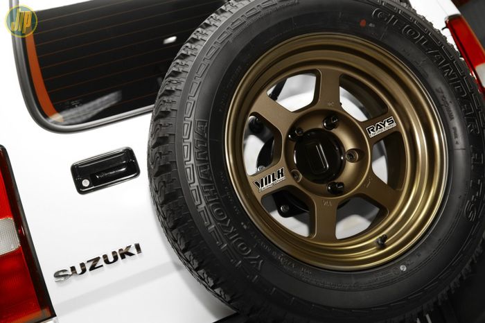 Modifikasi Suzuki Jimny Wide Pelek Volk Racing TE37X