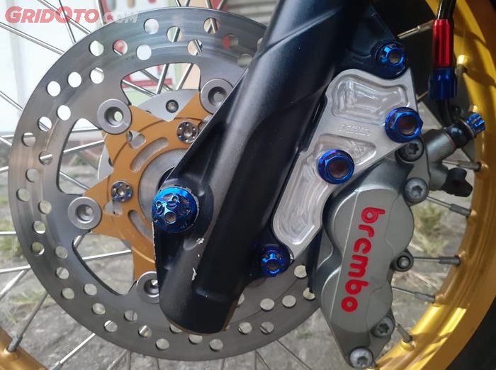 Upgrade pengereman Honda PCX 150 pakai kaliper rem Brembo 2pot