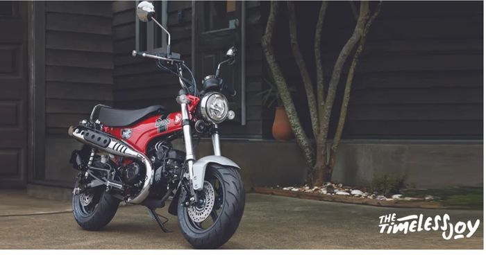 Honda ST125 Dax mempertahamkam desain generasi awal namun dengan fitur modern