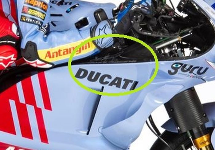 Tanda tangan Fausto Gresini sudah ada di fairing motor tim Gresini Racing tahun-tahun sebelumnya