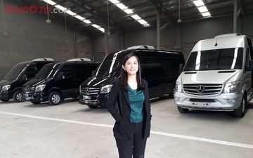 Modifikasi Kabin Mercedes Benz Sprinter A3 Ultimate Ala Sentul Fitur Lengkap Kayunya Mantap Gridoto Com