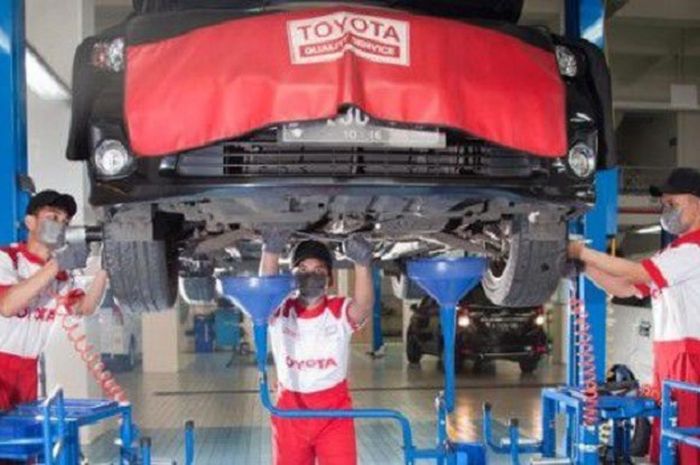 Ilustrasi servis mobil Toyota