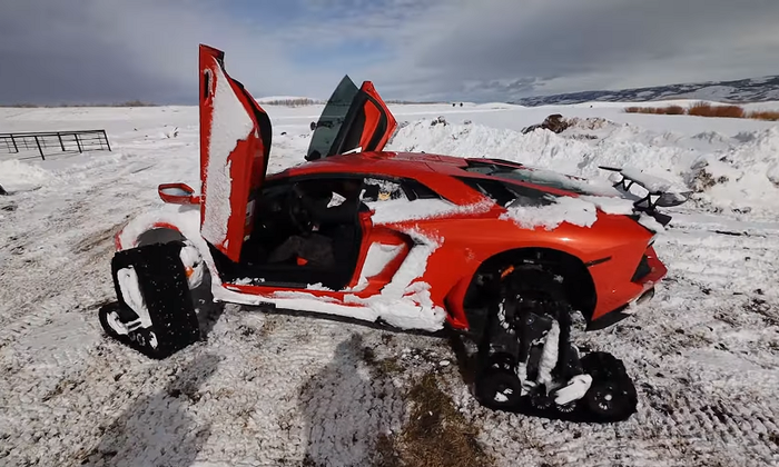 Modifikasi ekstrem Lamborghini Aventador diajak main salju