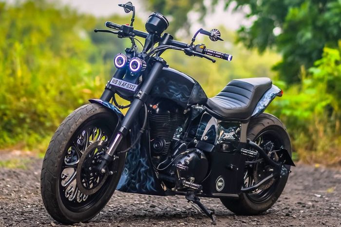 Royal Enfield &ldquo;Natraj&rdquo; custom dragster dari Maratha MC.