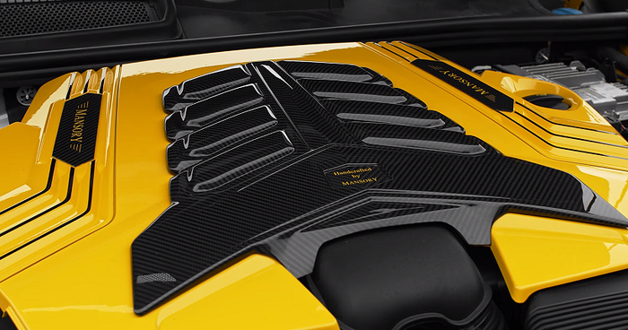 Modifikasi Lamborghini Urus bernama Venatus EVO hasil garapan Mansory