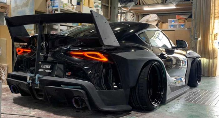 Toyota Supra (A90) edisi Liberty Walk