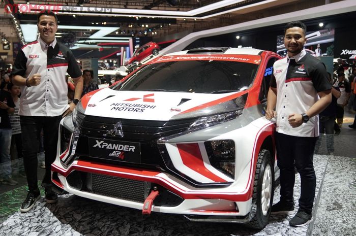 (Kiri) Rifat Sungkar dan M Redwan di bawah bendera tim XPANDER Rally Team (XRT)