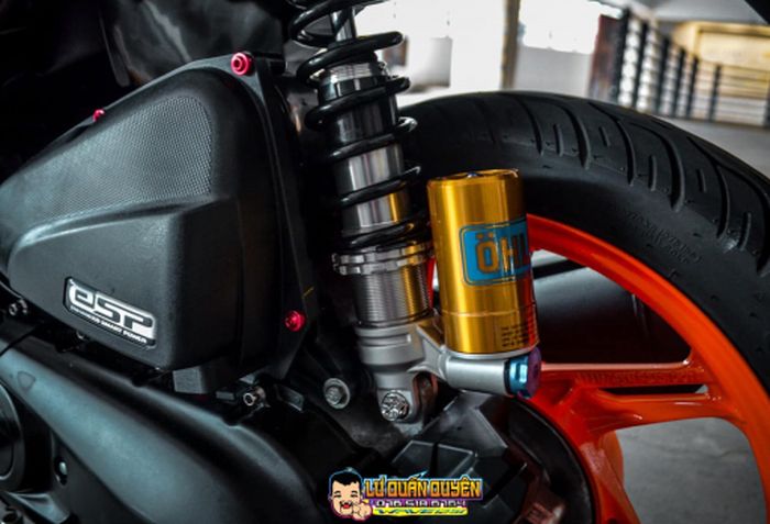 Shock belakang pakai Ohlins