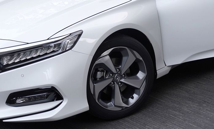 Pelek Honda Accord 2019 dilengkapi resonator agar tidak bising di ruang roda 