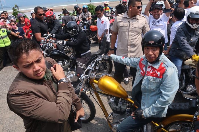 Jokowi dengan riding gear Elders