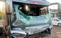Kaca Bus Bolong Ulah Tiga Bocil Iseng, Sopir Dilempar Benda Keras